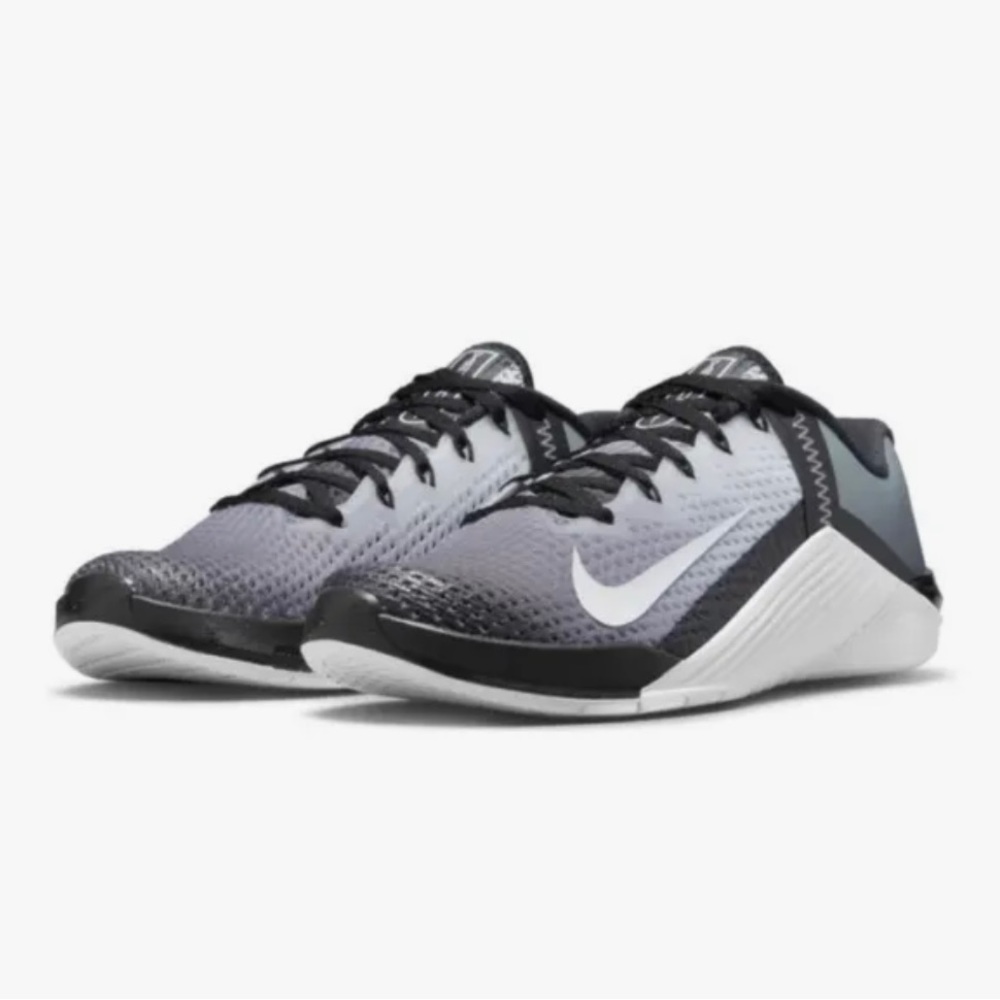 NIKE Metcon 6 Training Shoe Women Black White Size 6 NWT